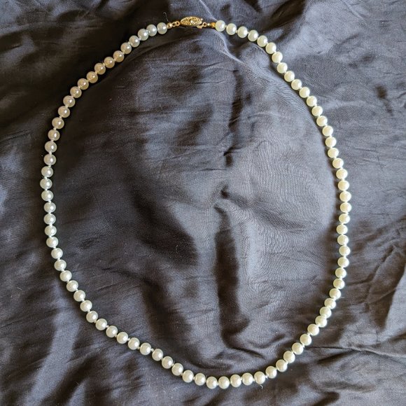 Vintage Hand Knotted White Czech Glass Pearl Bead Necklace Fancy Clasp 24 - Picture 5 of 9